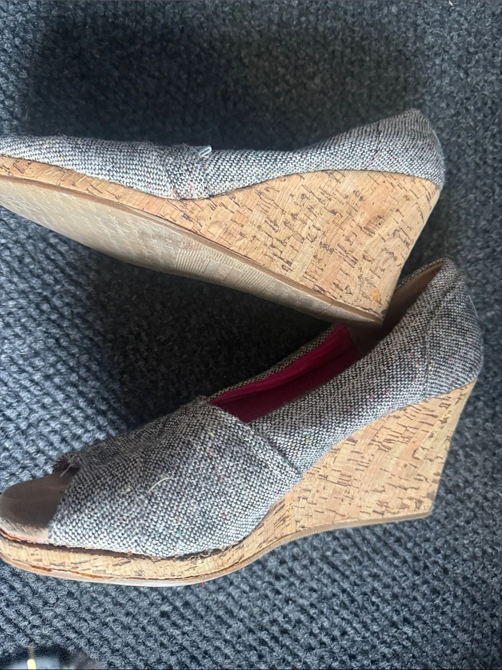 Toms size 8.5 Gray Tweed Peep-Toe Flats with Bright Pink Lining